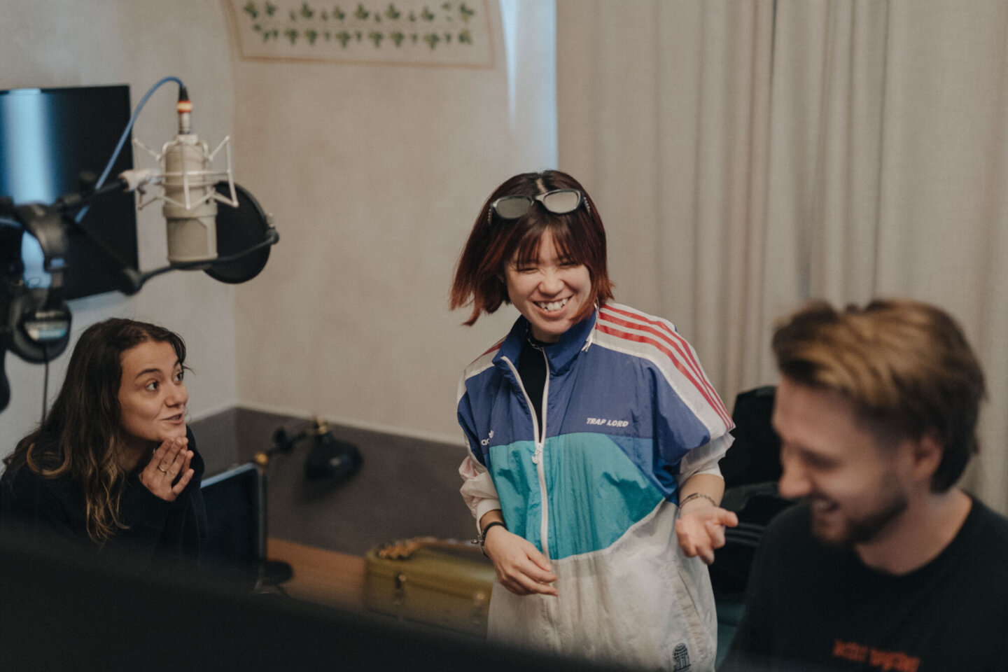 Kanata Okajima - Snažím se, aby moje songy nekončily temně