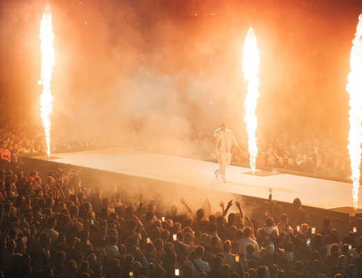 Rytmus – Fotka z koncertu, od kterého jsem díky svým neopodstatněným předsudkům k Rytmusovi nečekal vůbec nic a místo toho jsem dostal skvělou show světového formátu.