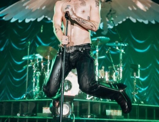 Yungblud – Tohle je celkem nedávná fotka z pražského koncertu. Yungbluda mám rád pro jeho energii a upřímný vztah k fanouškům. Krom toho je to ale také fotografie, která mi otevřela několik dveří tady i v zahraničí a s tím ji už navždy budu mít spojenou.