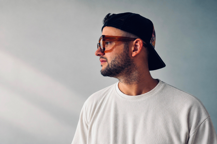 Jacob Carl vydává desku Na mém beatu. Přizval Resta, Kata i DJ Qberta
